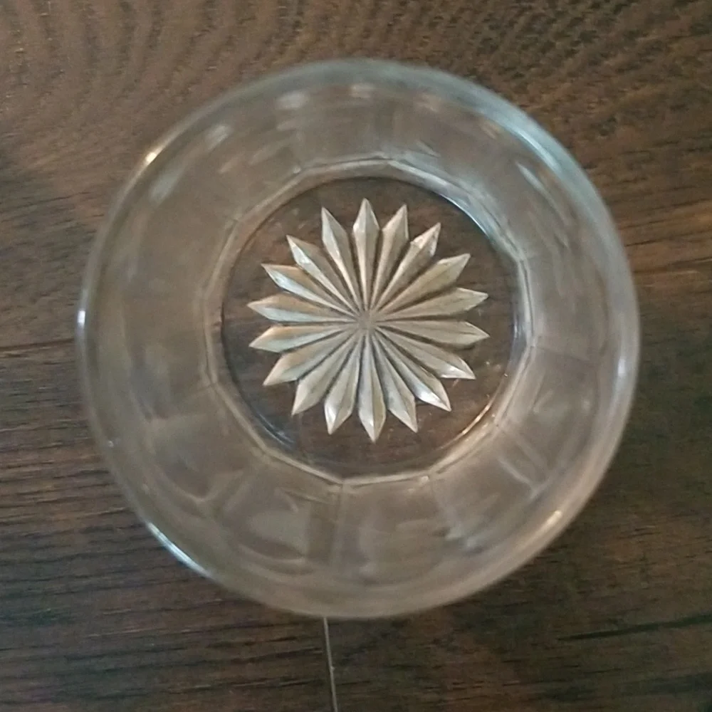 Vintage etched glass bedside water flask with glass. - Picture 5 of 6
